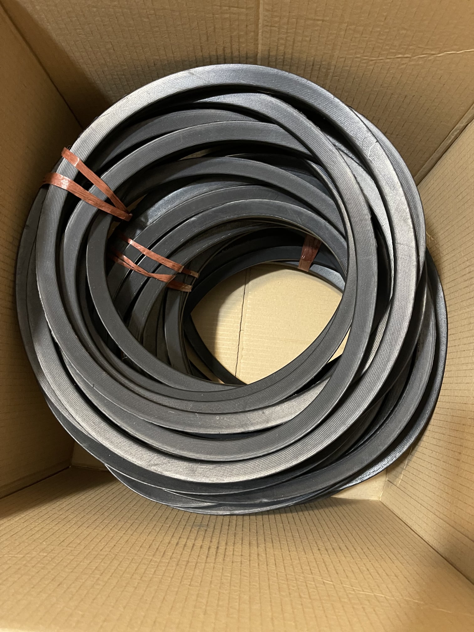 Motor hidraulico y juego de correas para triturador Metso LT1213S